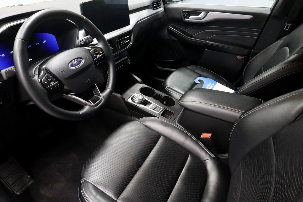 Used 2025 Ford Escape Platinum image 24