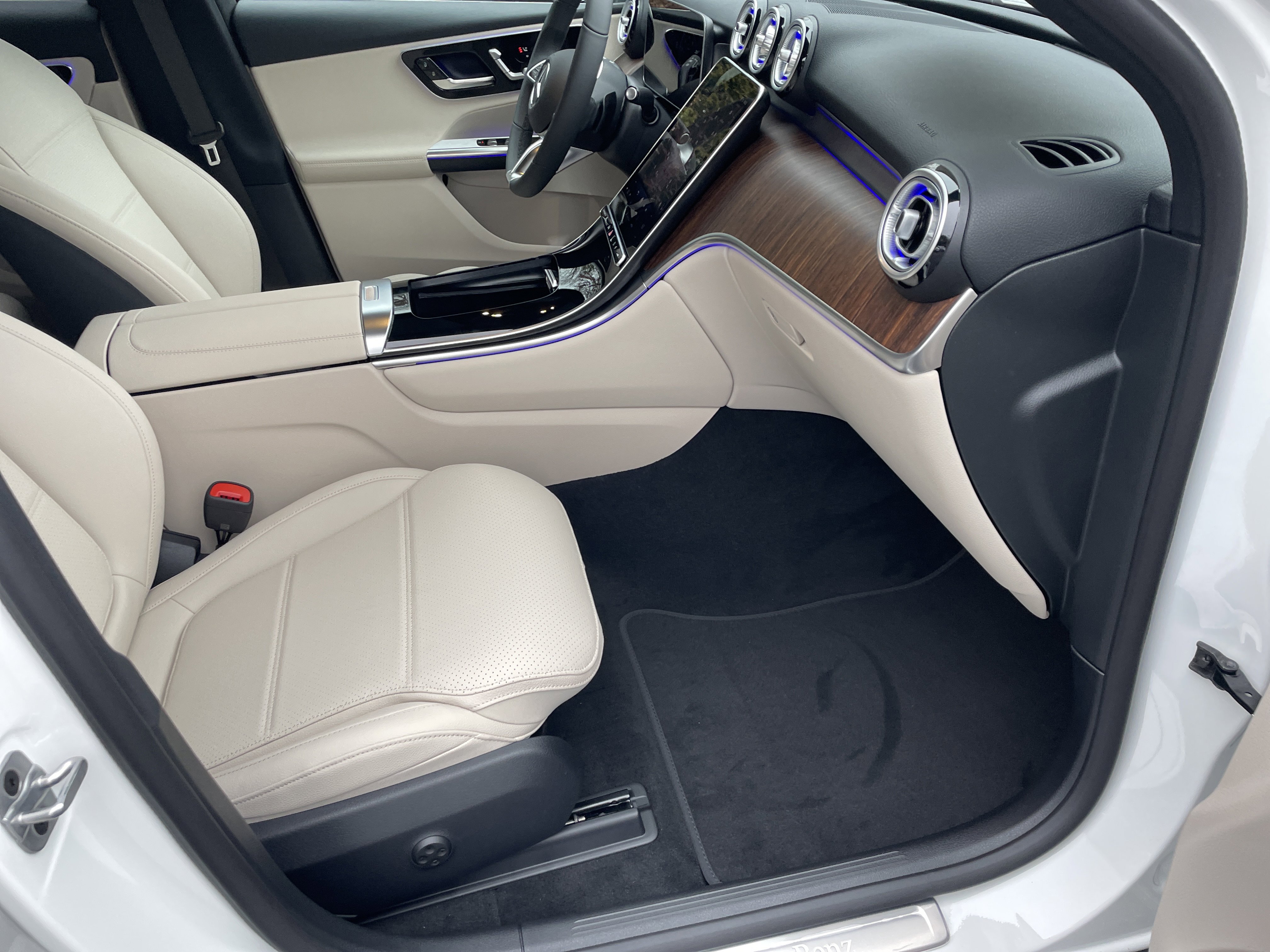 New 2026 Mercedes-Benz GLC 300 4MATIC image 43