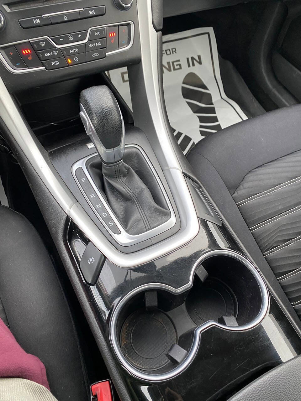 Used 2016 Ford Fusion SE image 26