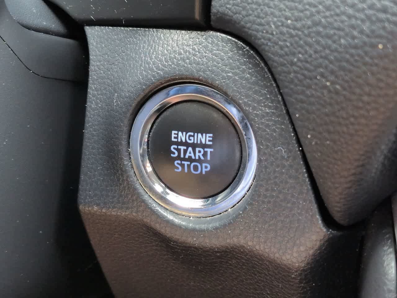 Used 2021 Toyota RAV4 XLE w/ Convenience Package FWD image 26
