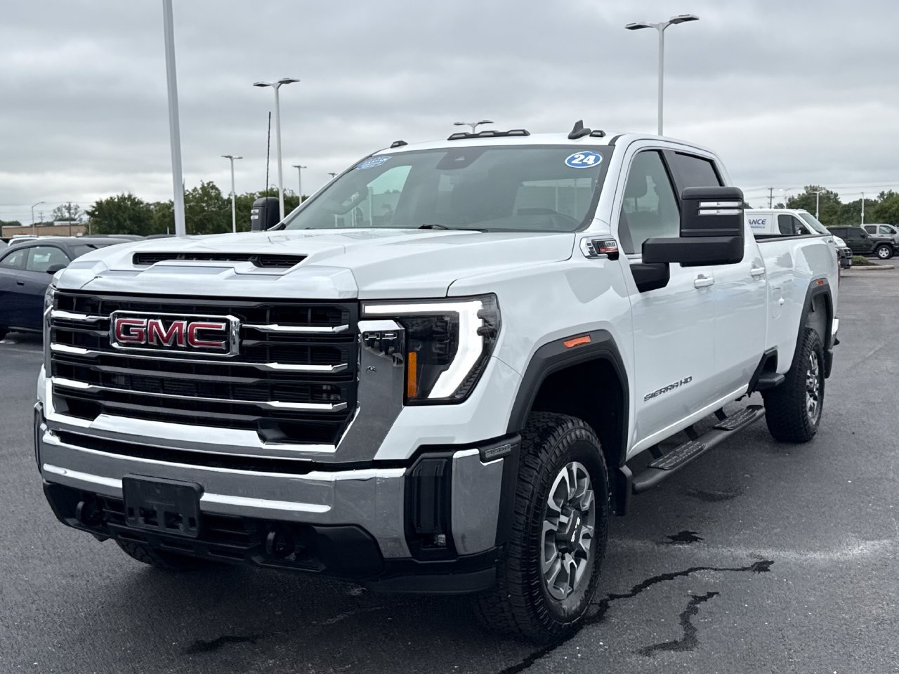 Used 2024 GMC Sierra 3500 SLE w/ SLE Value Package AWD/4WD image 7