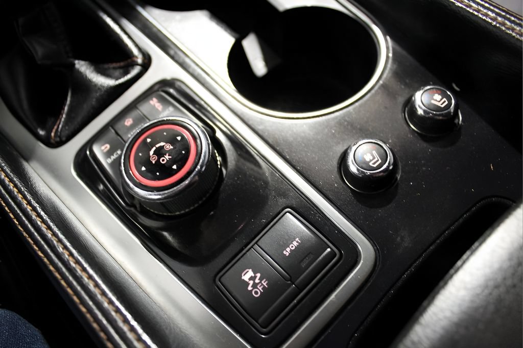 Used 2021 Nissan Maxima SR w/ Sport Mat Group FWD image 15