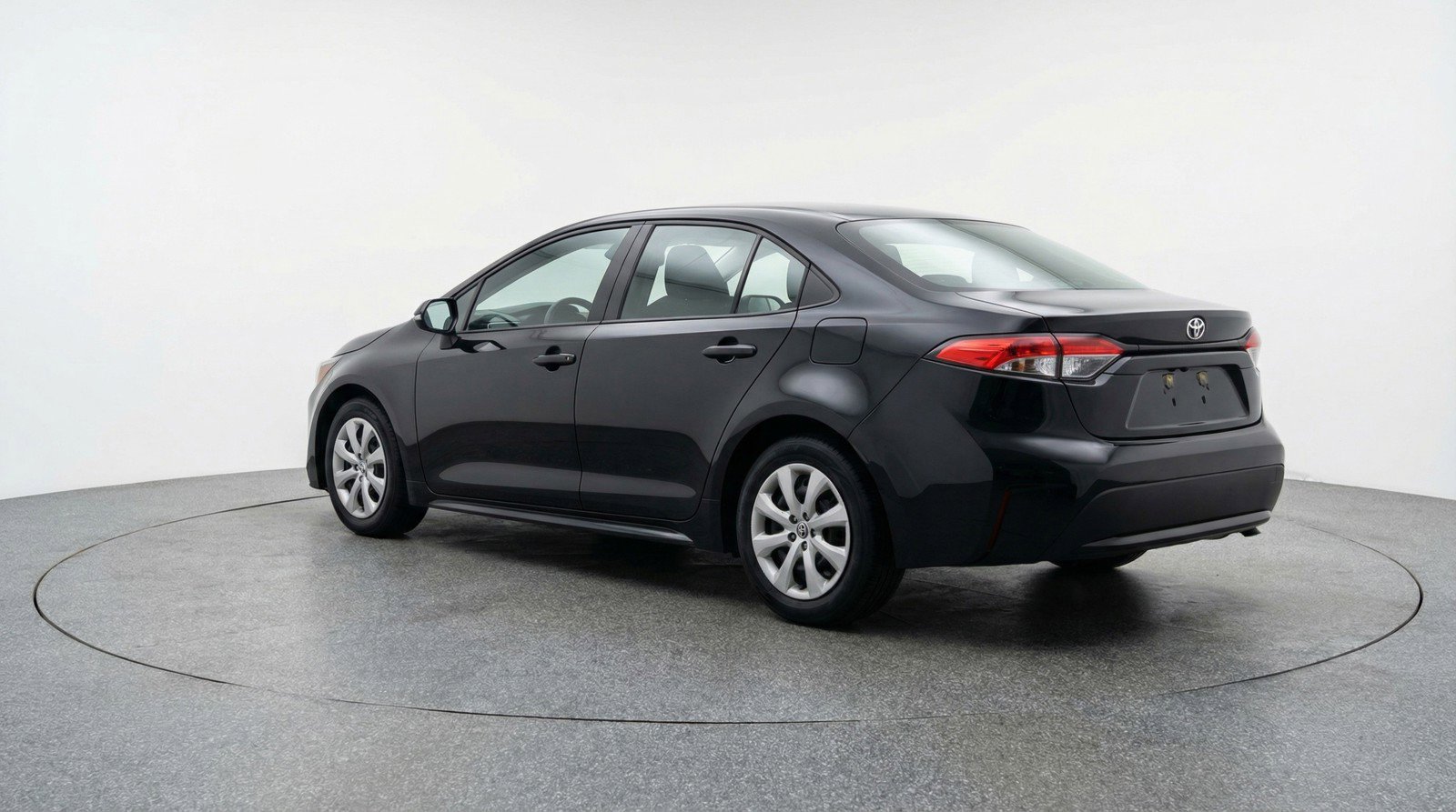 Used 2025 Toyota Corolla LE FWD image 6