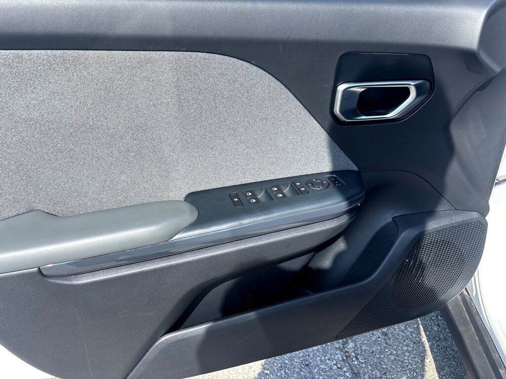 Used 2025 Kia K4 EX image 10