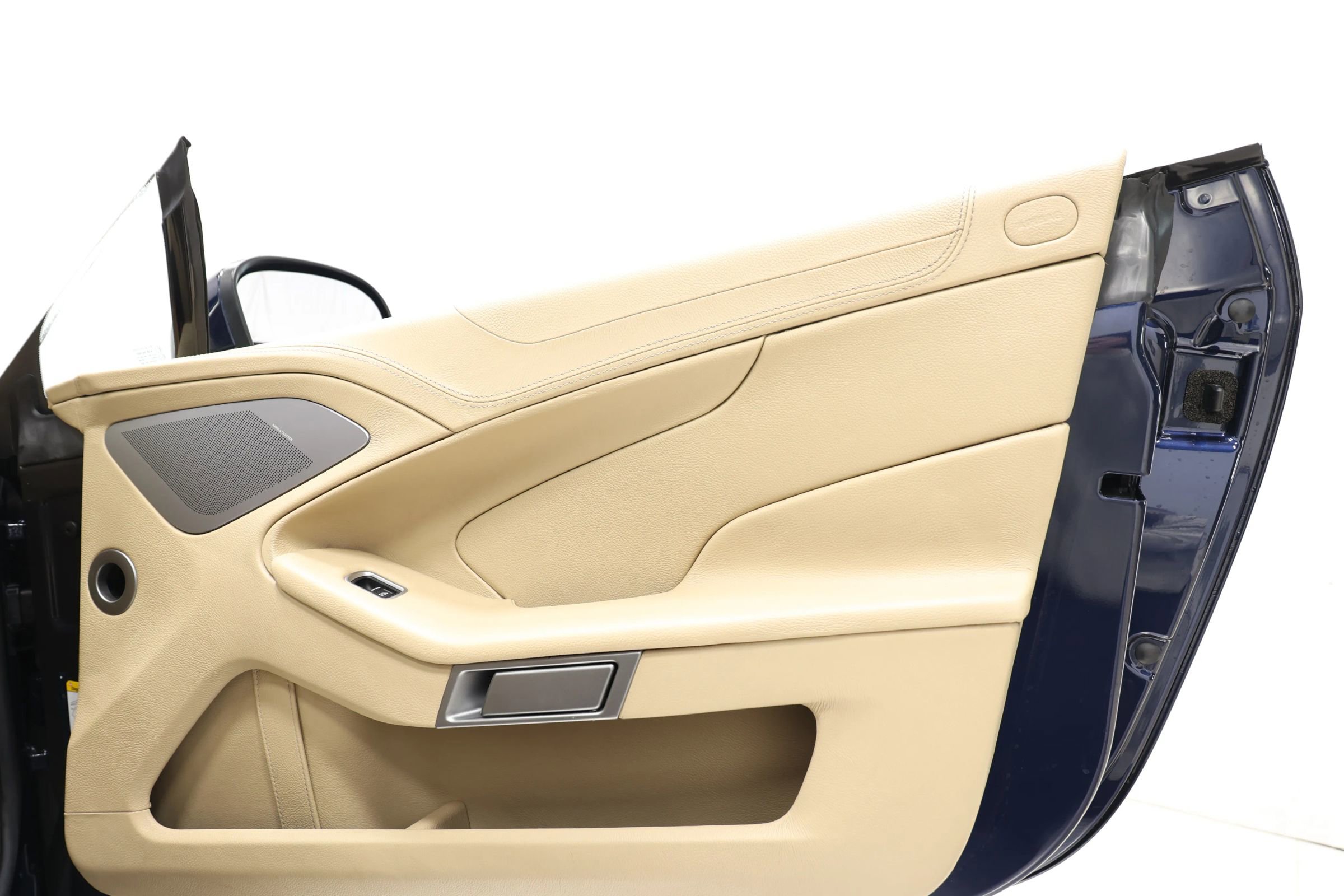 Used 2016 Aston Martin Vanquish Volante image 56