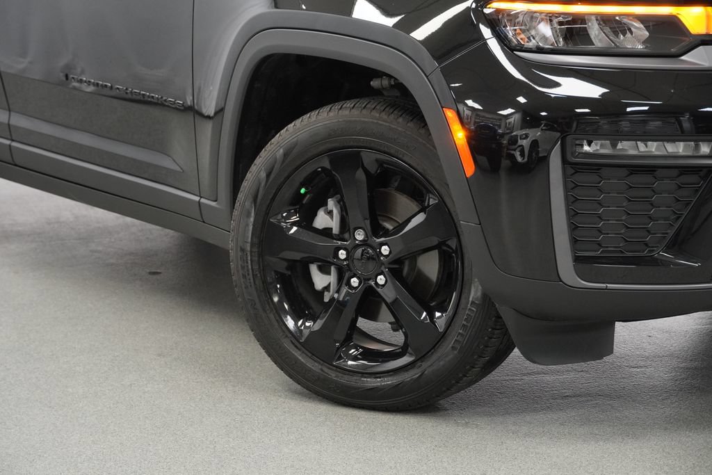 Certified 2026 Jeep Grand Cherokee Limited w/ Limited Altitude Package AWD/4WD image 4