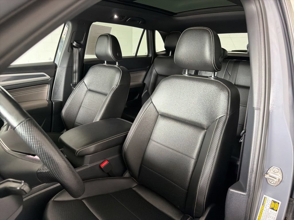 Certified 2023 Volkswagen Atlas Cross Sport SEL R-Line AWD/4WD image 27