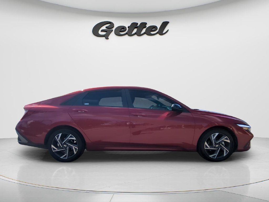 Certified 2025 Hyundai Elantra Sport FWD image 4