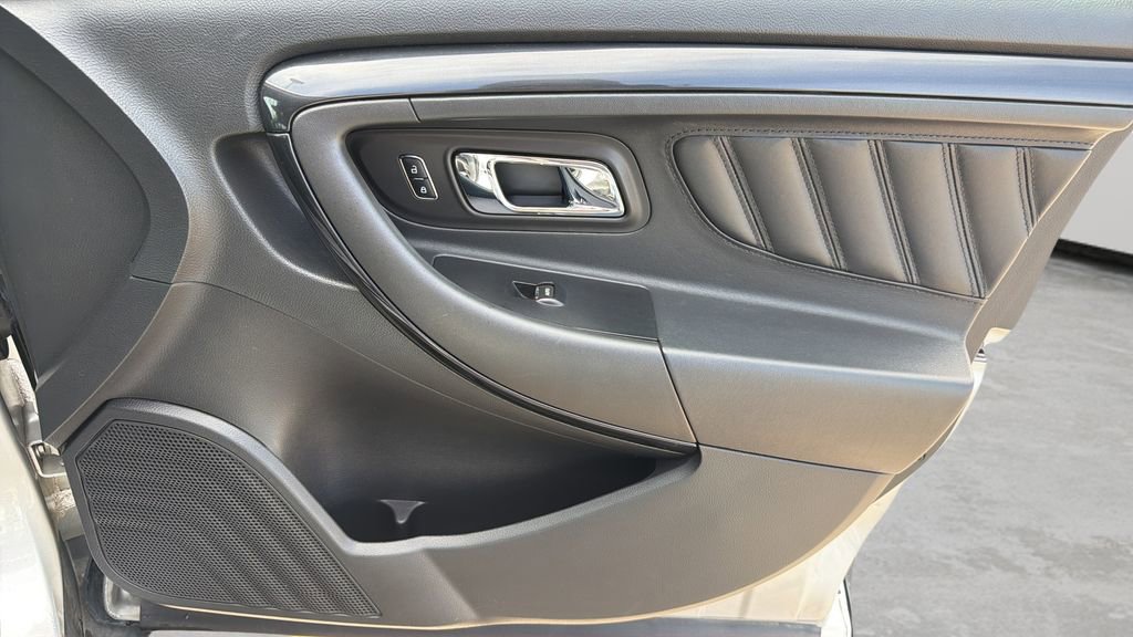 Used 2015 Ford Taurus SHO w/ Technology Package AWD/4WD image 10