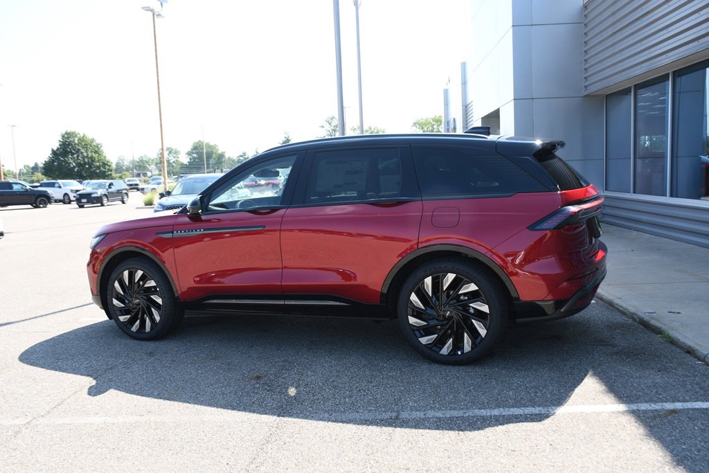 New 2025 Lincoln Nautilus Reserve w/ Jet Appearance Package image 3