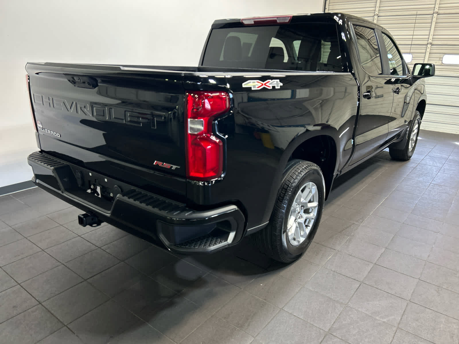 Used 2022 Chevrolet Silverado 1500 RST AWD/4WD image 3