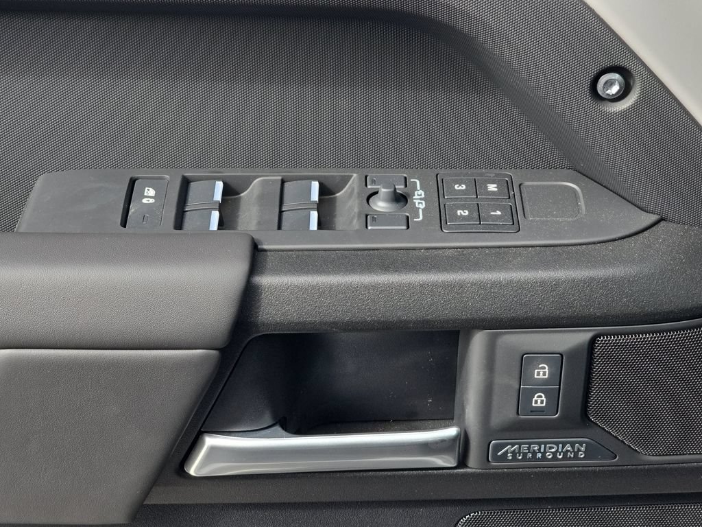 New 2026 Land Rover Defender 110 X AWD/4WD image 28