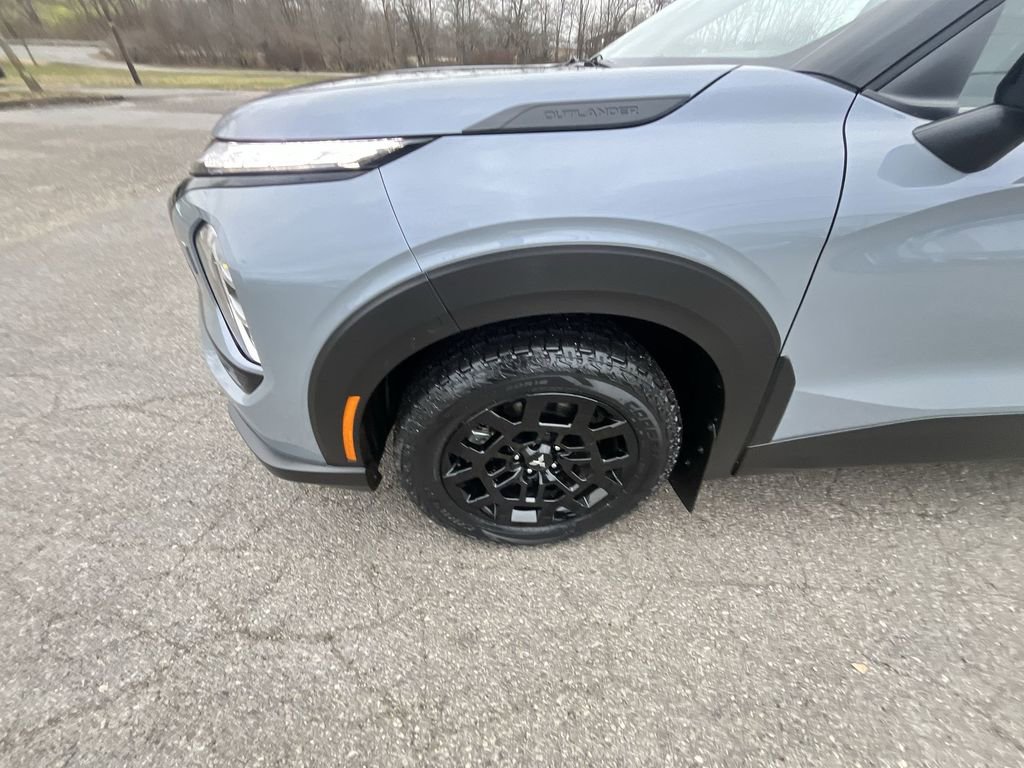 New 2026 Mitsubishi Outlander Trail Edition image 10
