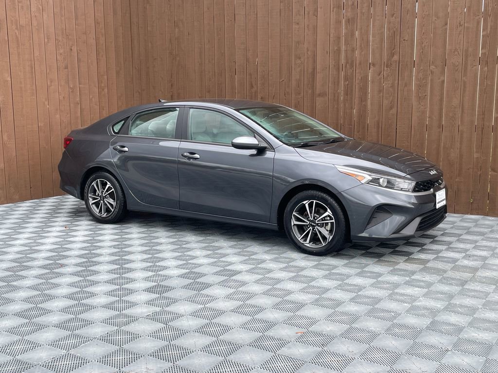 Used 2023 Kia Forte LXS image 6