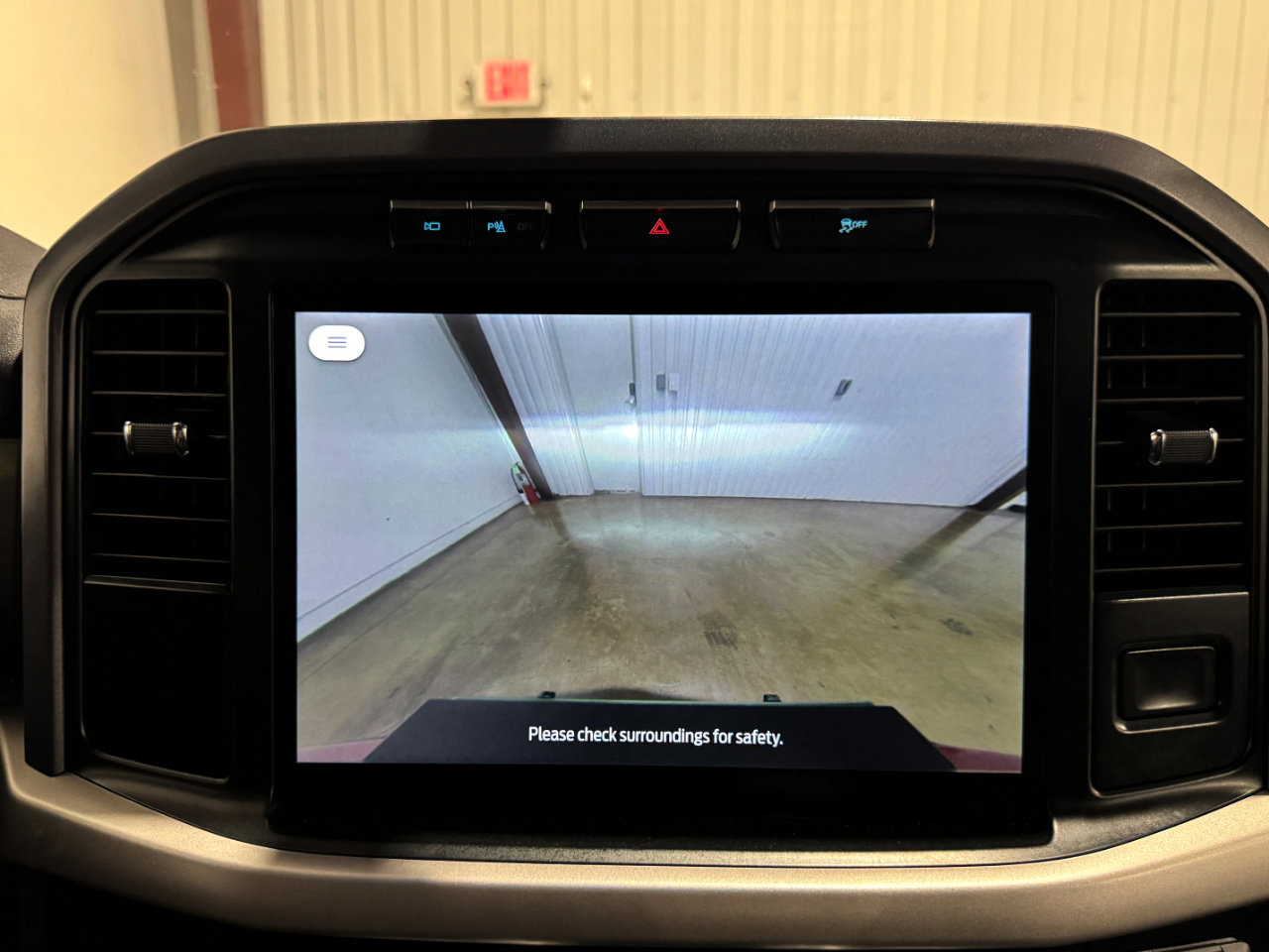 Used 2023 Ford F150 Lightning XLT image 32