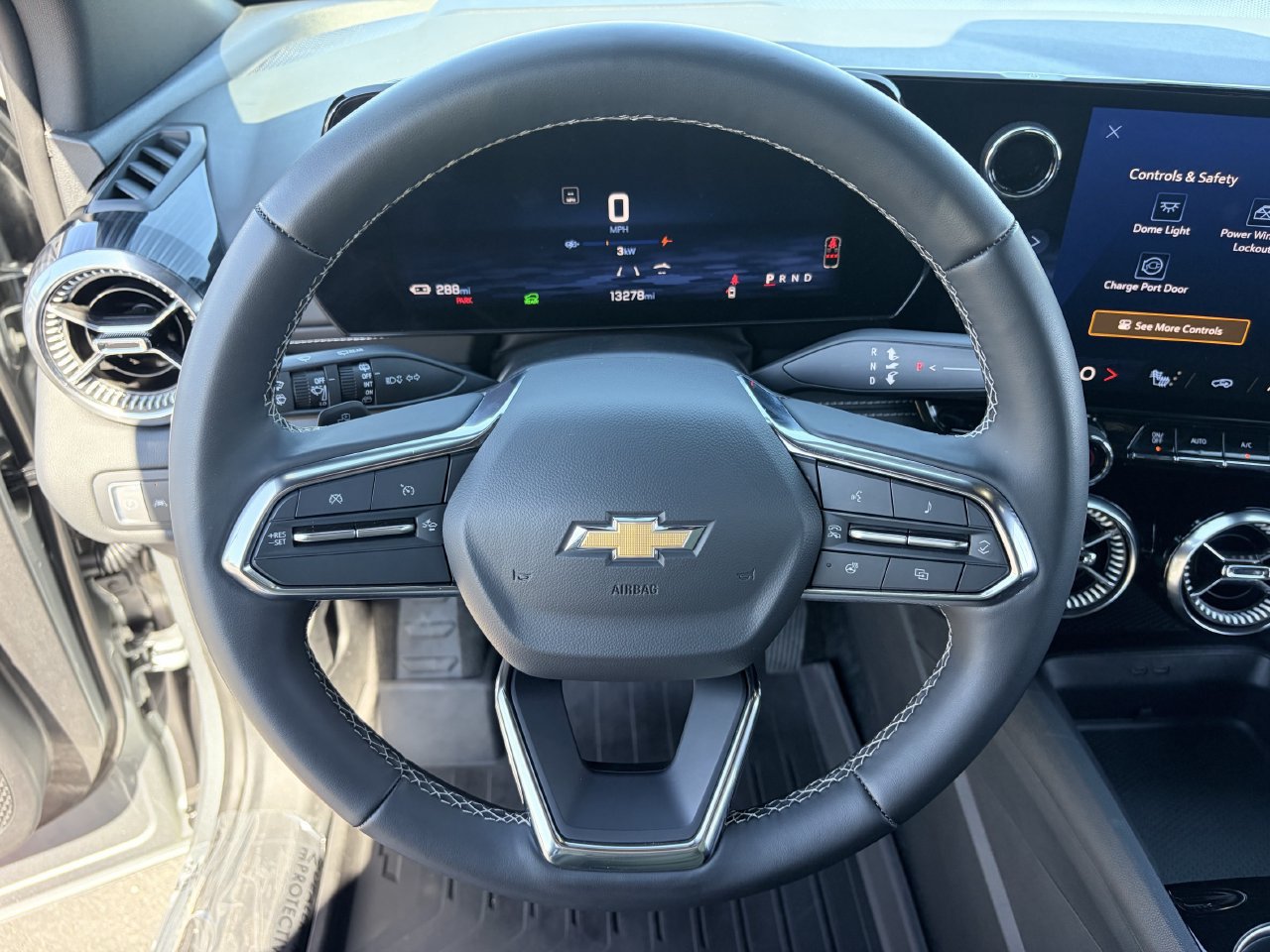 Used 2024 Chevrolet Blazer EV LT AWD/4WD image 23