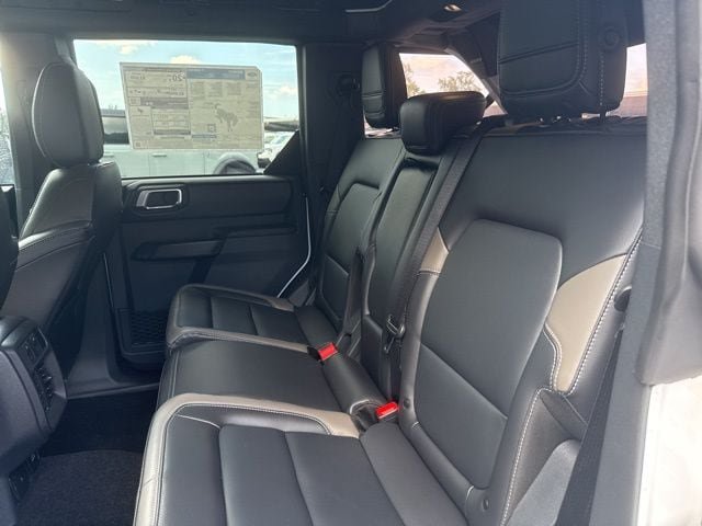 Used 2025 Ford Bronco Outer Banks AWD/4WD image 21