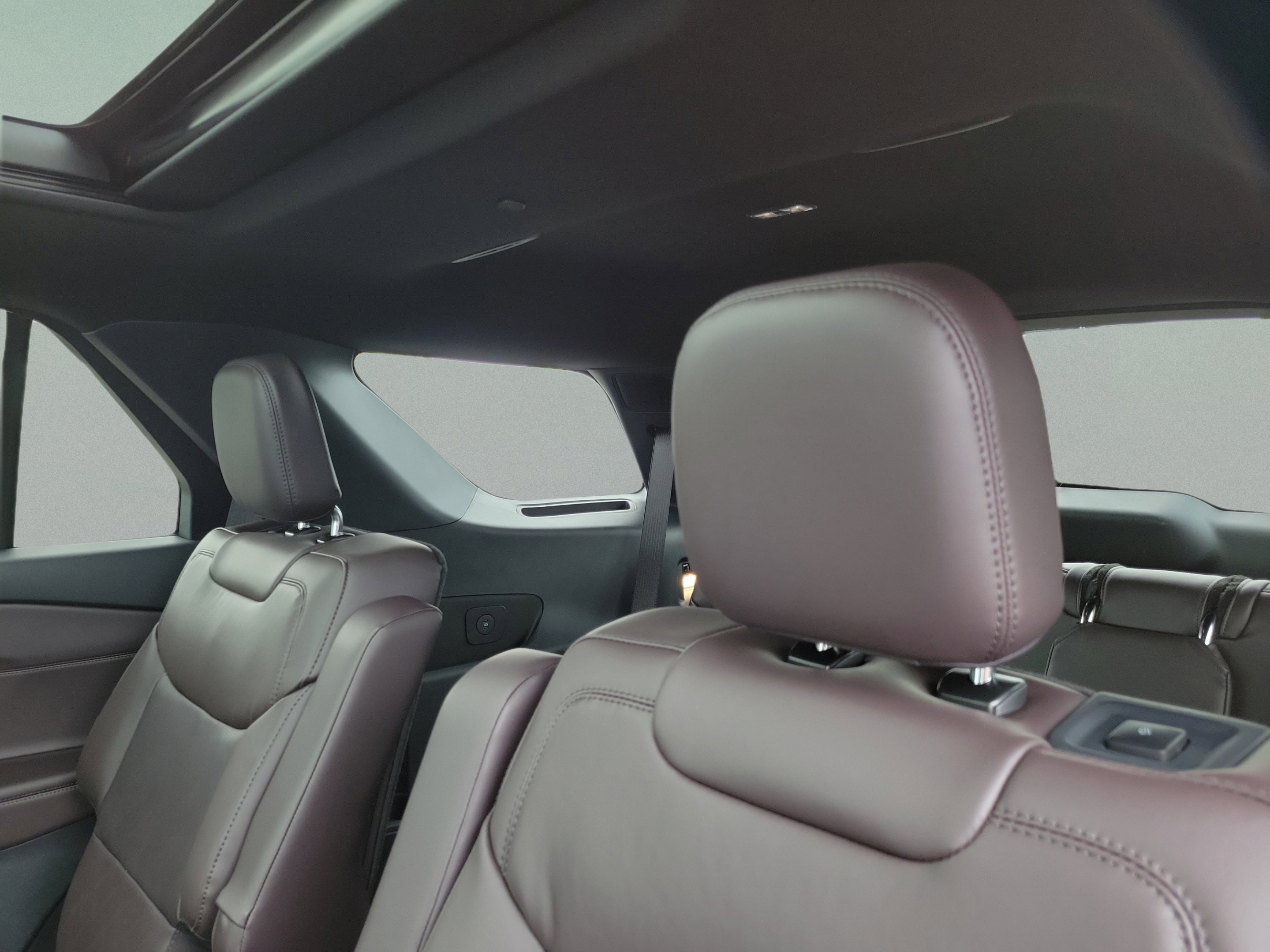 New 2026 Ford Explorer Platinum RWD image 13