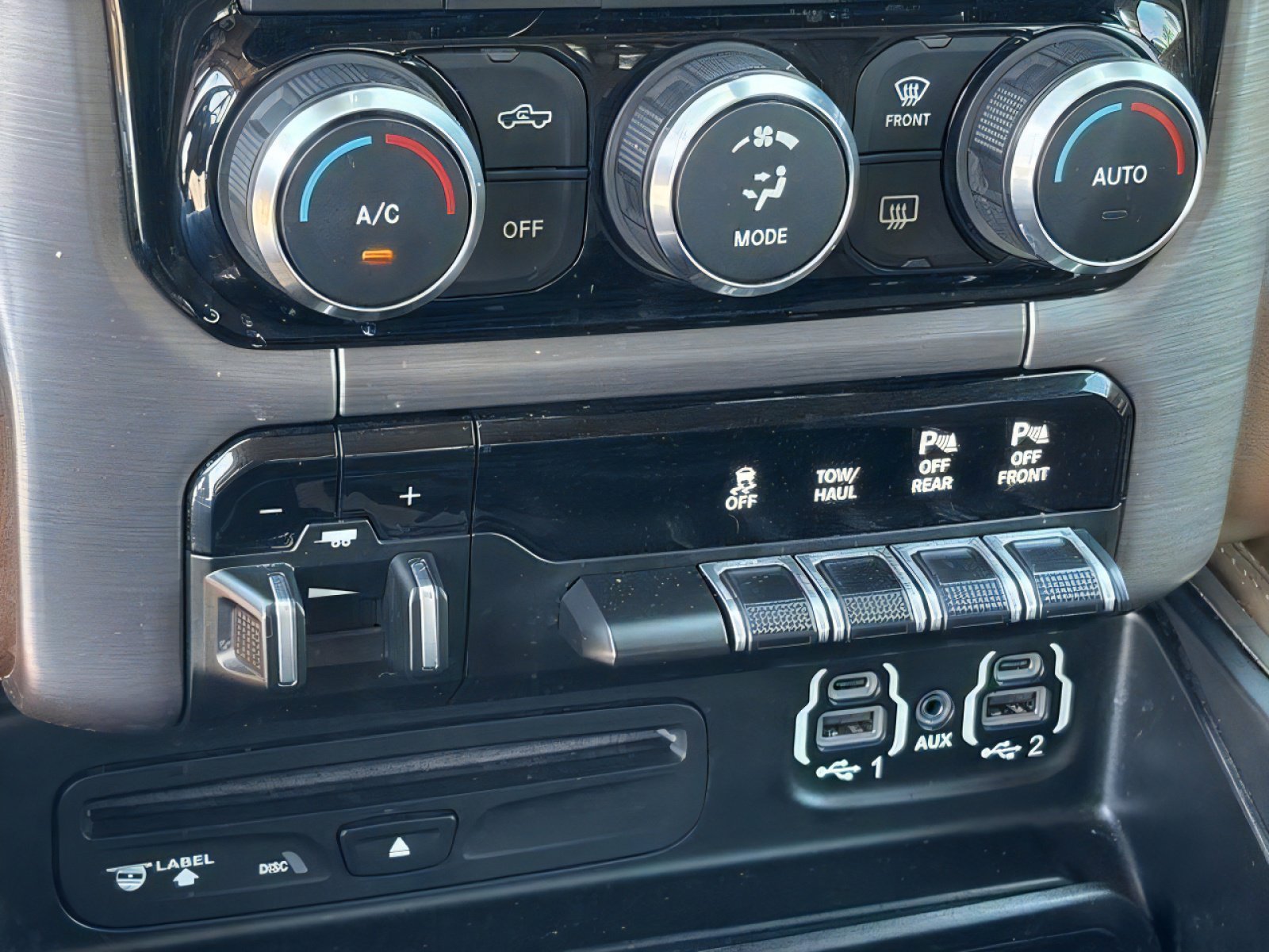 Used 2019 RAM 1500 Limited AWD/4WD image 24