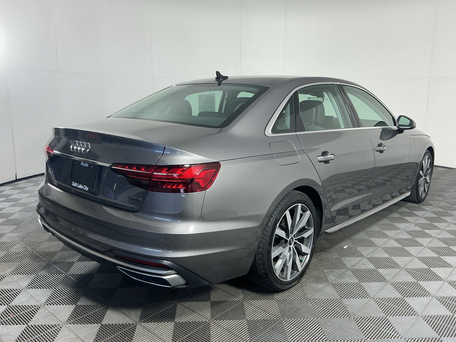 Used 2021 Audi A4 2.0T Premium AWD/4WD image 8