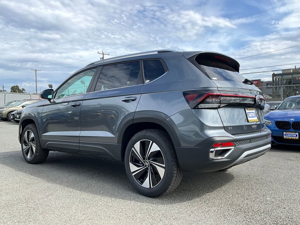 New 2025 Volkswagen Taos SE image 5