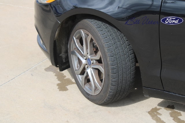 Used 2017 Ford Fusion SE w/ Equipment Group 201A FWD image 9