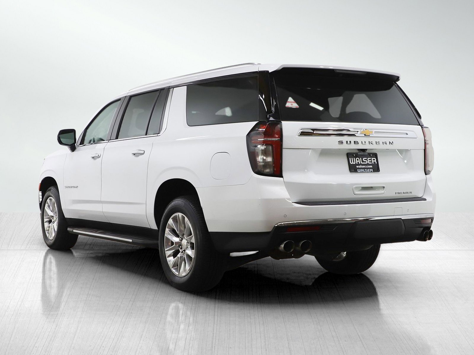 Used 2023 Chevrolet Suburban Premier AWD/4WD image 3
