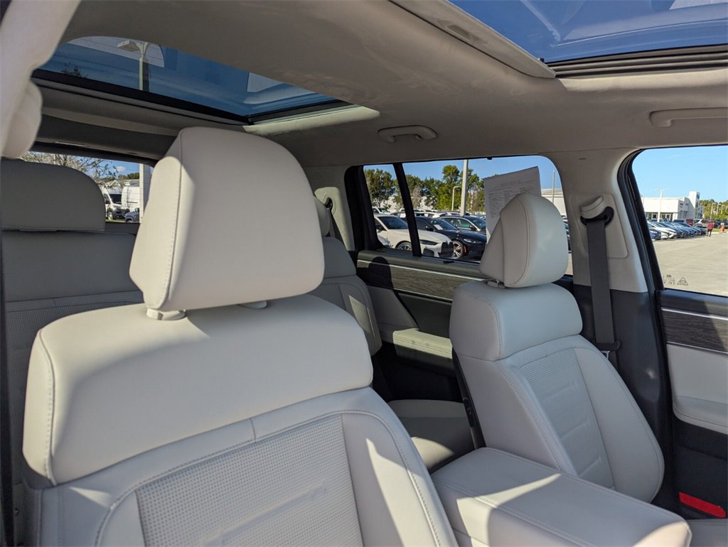 Used 2025 Hyundai Santa Fe Calligraphy image 11