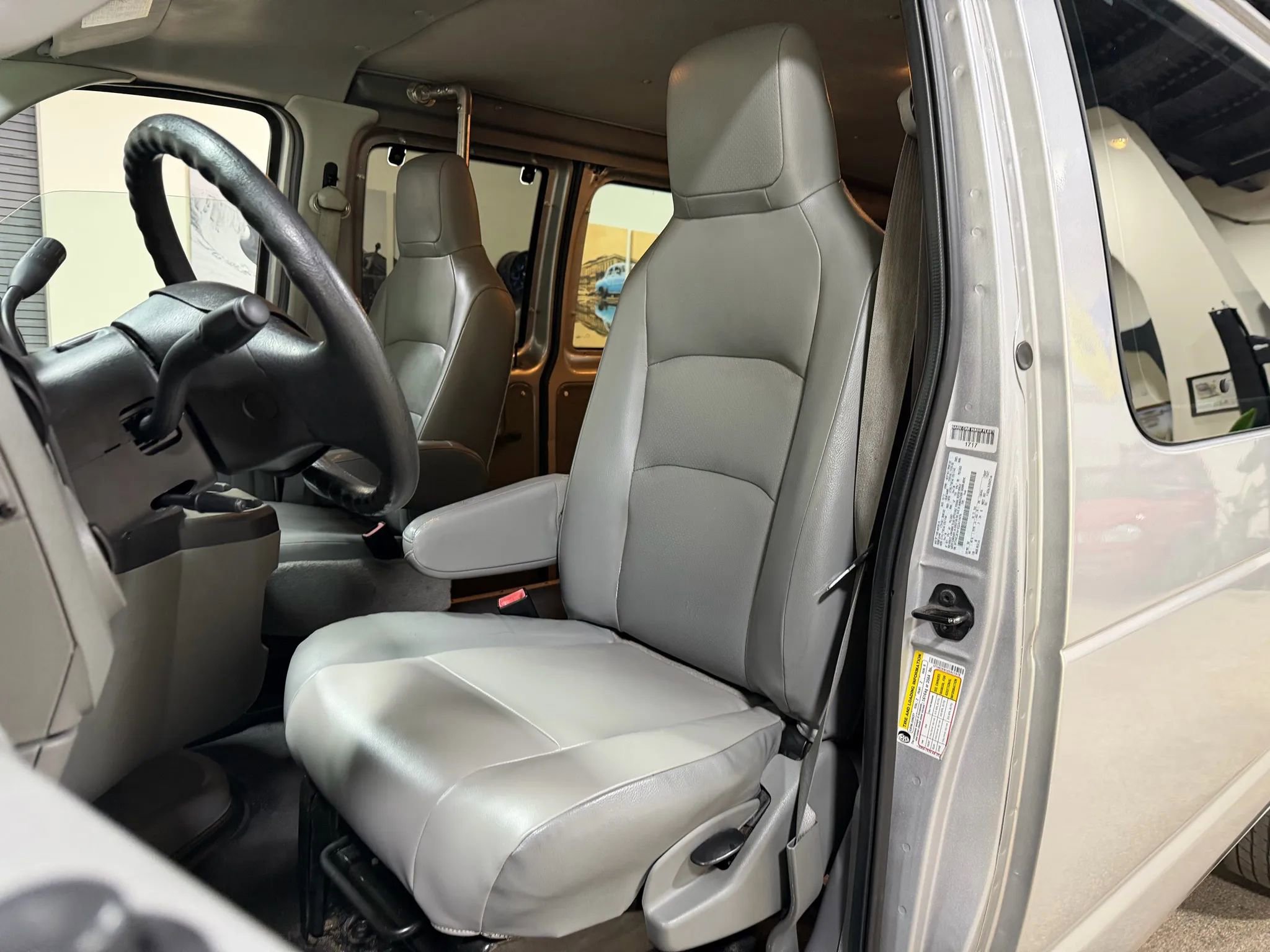 Used 2014 Ford E-250 and Econoline 250 w/ Power Group image 39