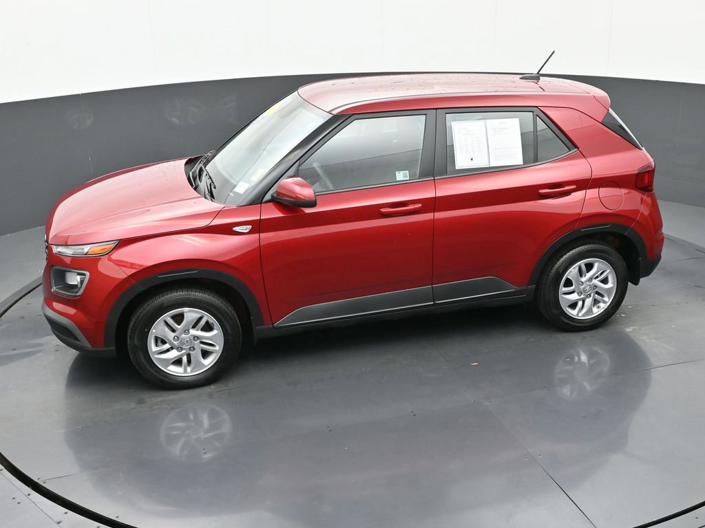 Certified 2025 Hyundai Venue SE image 30
