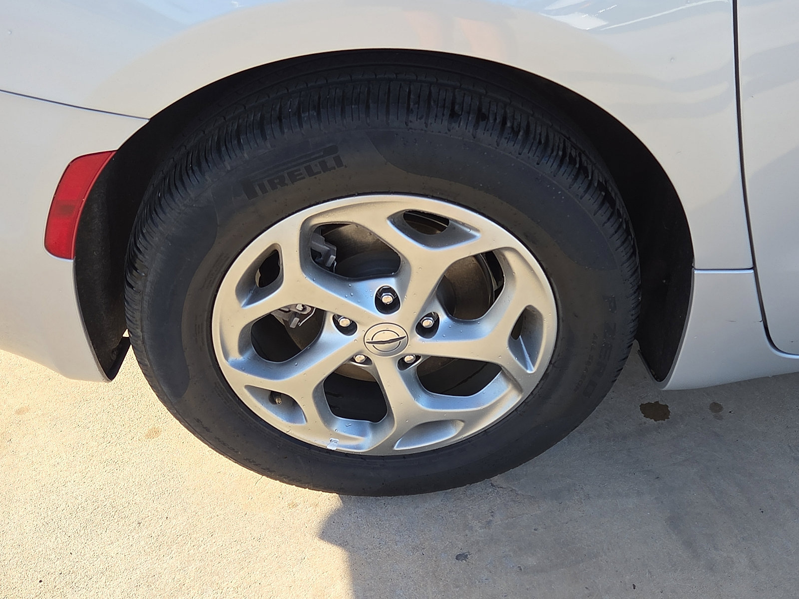 Used 2024 Chrysler Pacifica Limited image 7