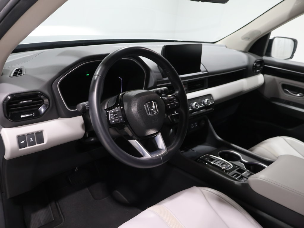 Used 2024 Honda Pilot Touring image 14