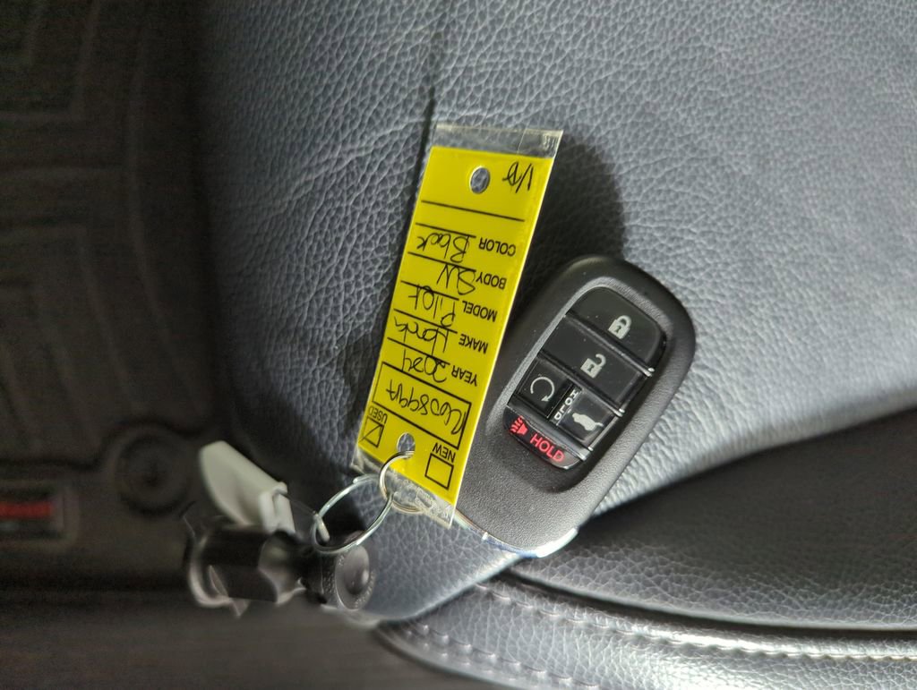 Certified 2024 Honda Pilot Touring image 24