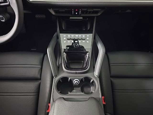 Certified 2025 Porsche Cayenne E-Hybrid Coupe image 22