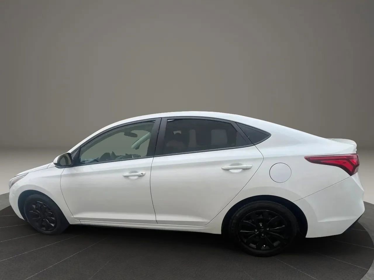 Used 2022 Hyundai Accent SE FWD image 8