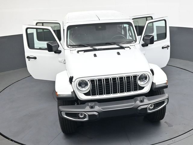 Used 2025 Jeep Wrangler Sahara image 40