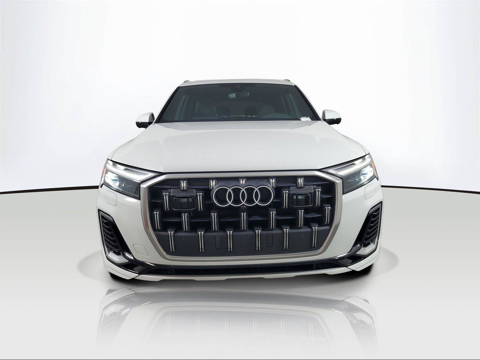 Used 2025 Audi Q7 3.0T Premium Plus AWD/4WD image 2