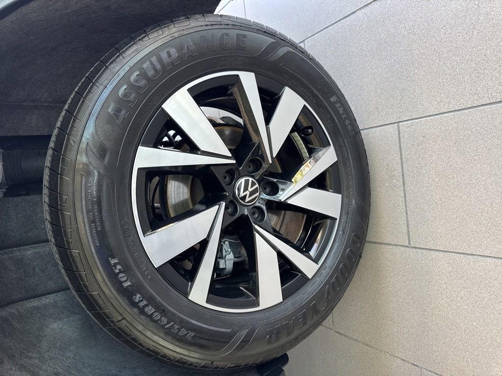 Certified 2023 Volkswagen Atlas Cross Sport SE FWD image 18