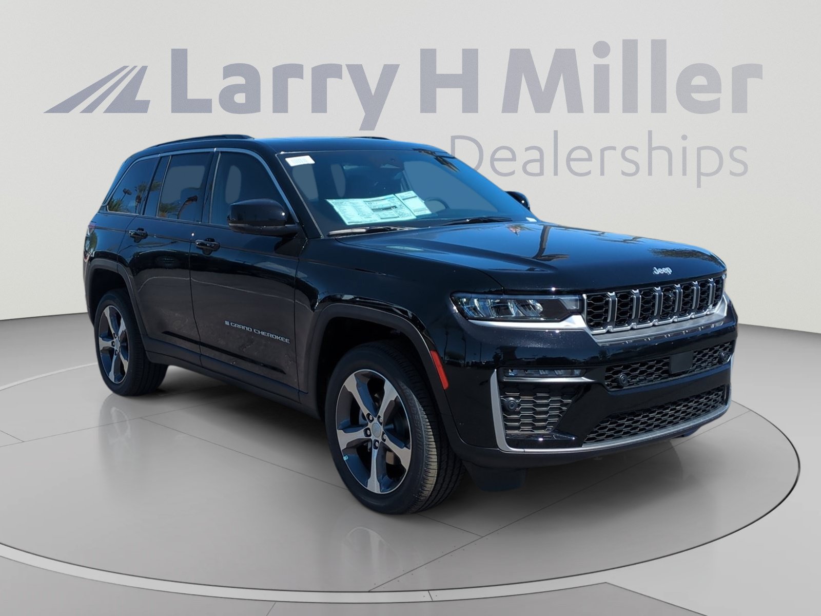 New 2026 Jeep Grand Cherokee Limited w/ Luxury Tech Group II AWD/4WD image 7