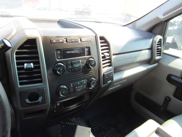 Used 2017 Ford F550 2WD Crew Cab Super Duty image 46