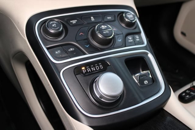 Used 2015 Chrysler 200 C w/ Navigation & Sound Group I FWD image 14