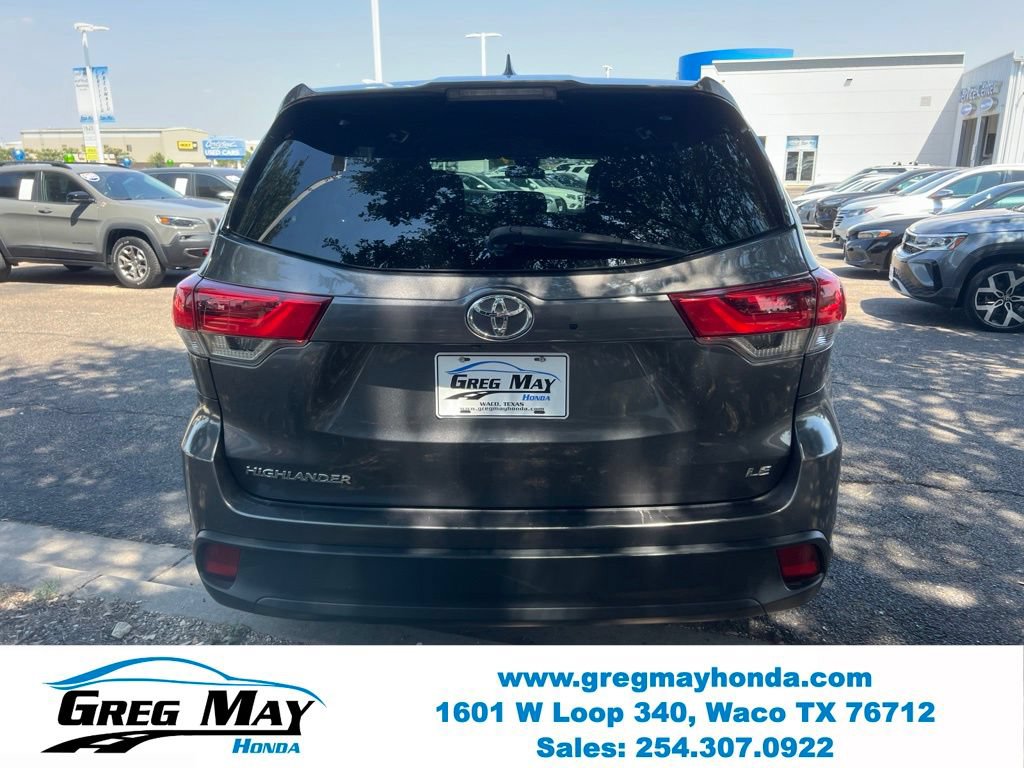 Used 2017 Toyota Highlander Plus FWD image 7