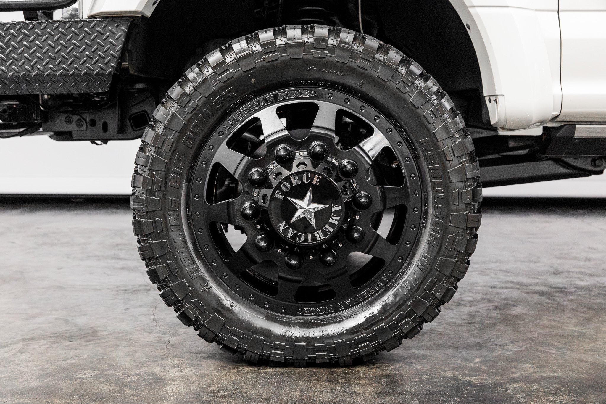 Used 2017 Ford F450 Platinum w/ Platinum Ultimate Package AWD/4WD image 11