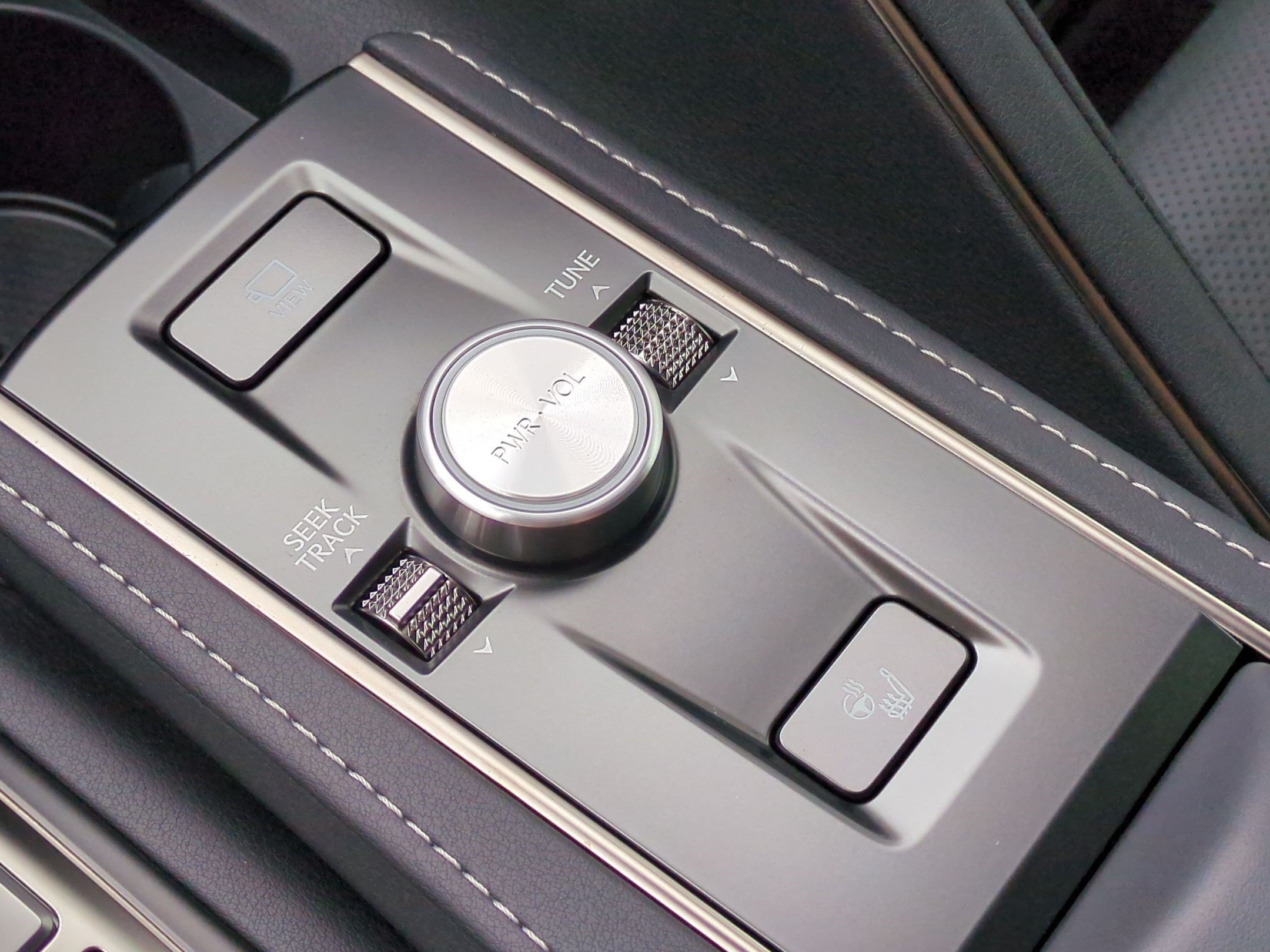 Used 2025 Lexus LC 500 Convertible w/ Touring Package RWD image 39
