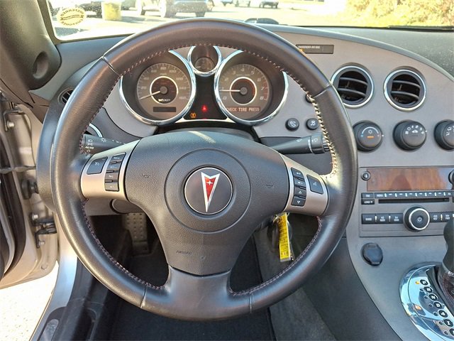 Used 2008 Pontiac Solstice GXP w/ Premium Package image 16