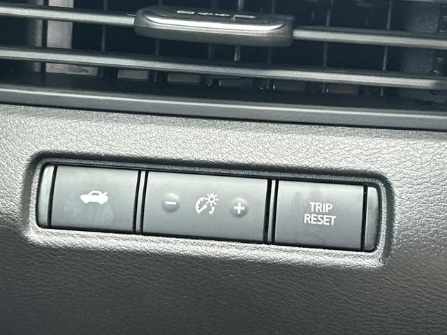 Used 2025 Nissan Altima 2.5 SV FWD image 26