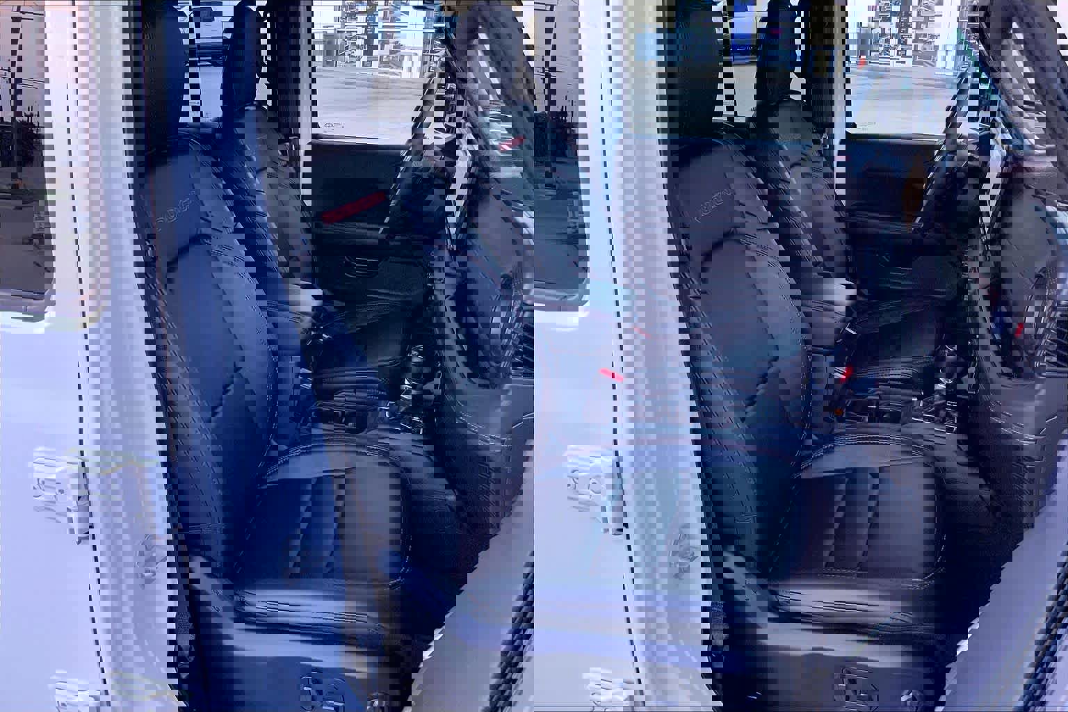 Used 2024 Jeep Wrangler Unlimited Rubicon w/ Technology Group AWD/4WD image 8