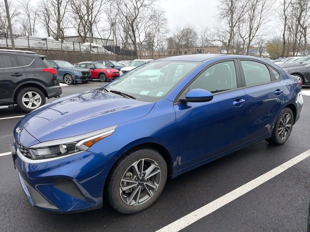 Used 2023 Kia Forte LXS image 4