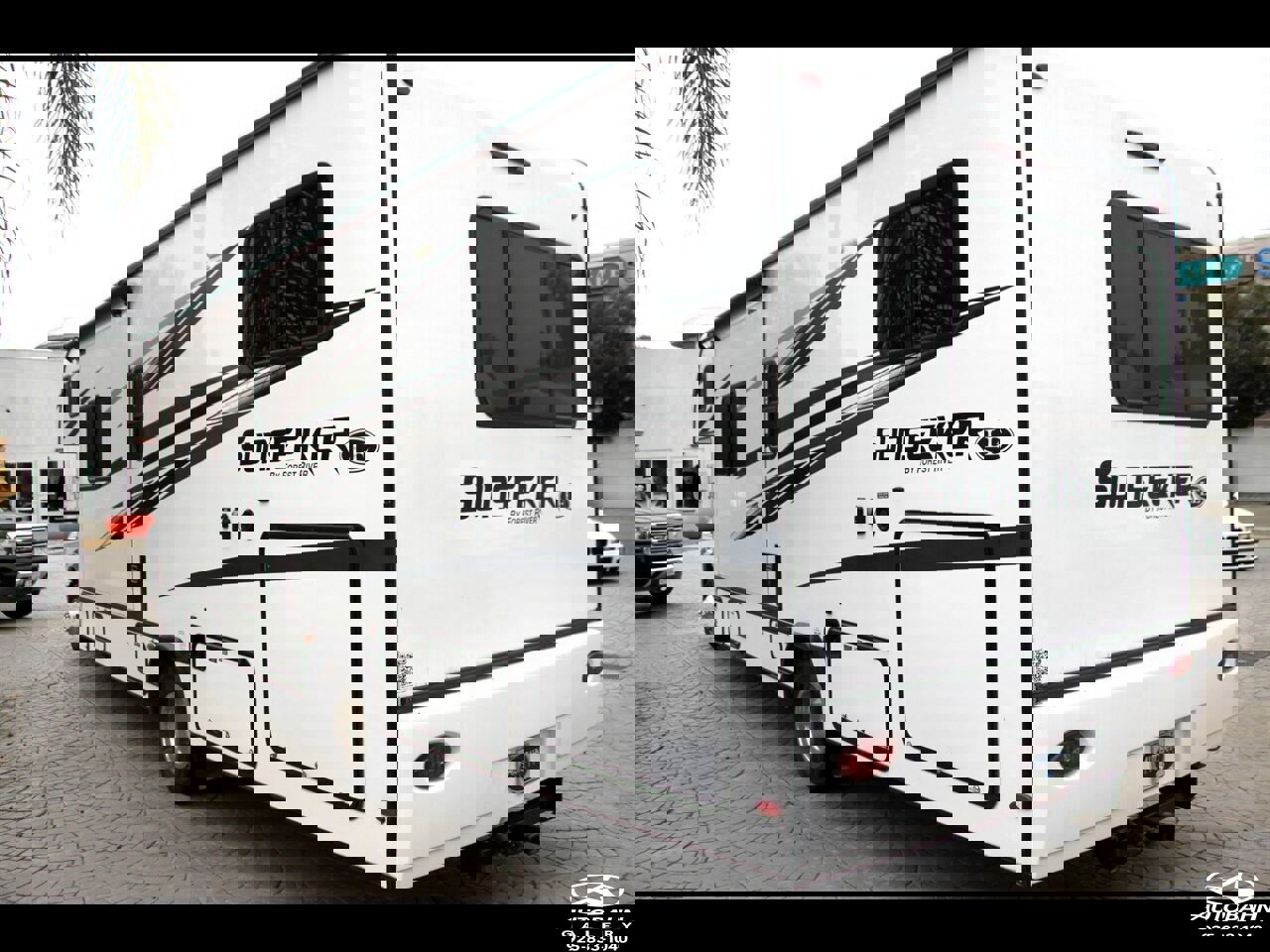 Used 2022 Ford E-450 and Econoline 450 Super Duty w/ Motorhome Prep Package image 12