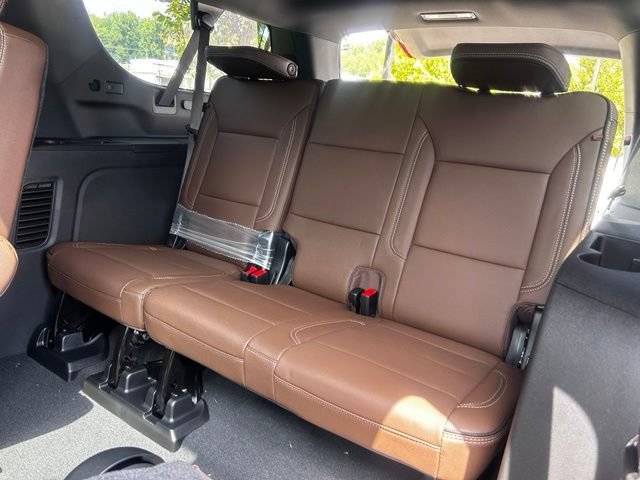 New 2026 Chevrolet Suburban High Country AWD/4WD image 18